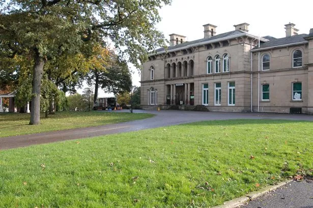 Tolson Museum and Ravensknowle Park