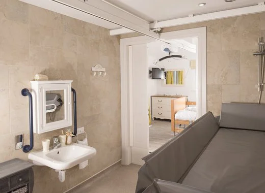 Bay Beach house wetroom