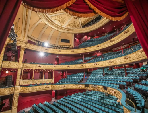 Dress Circle Box View 4